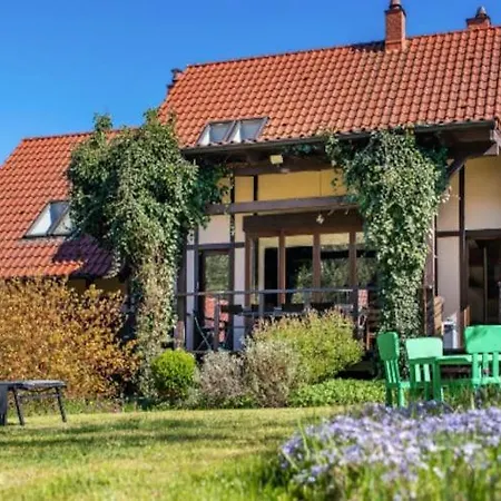 بيت للعطل Large, Comfortable With A Garden
