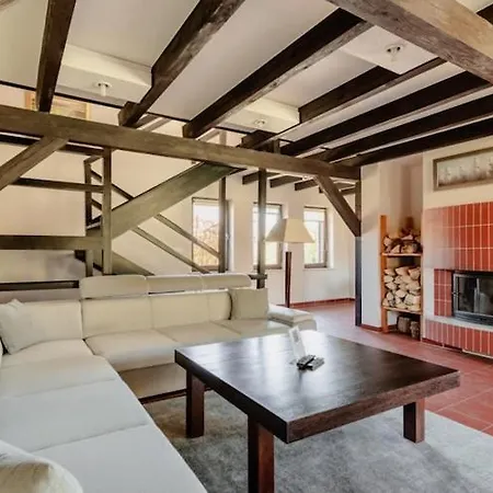 Large, Comfortable With A Garden