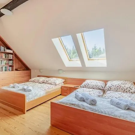 بيت للعطل Large, Comfortable With A Garden *