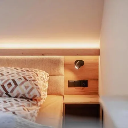 Large, Comfortable With A Garden Zatom