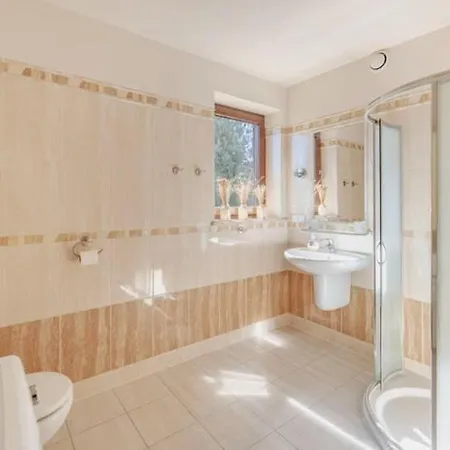 بيت للعطل Large, Comfortable With A Garden