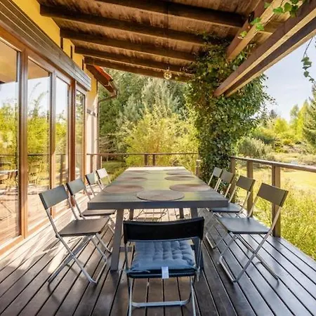 بيت للعطل Large, Comfortable With A Garden